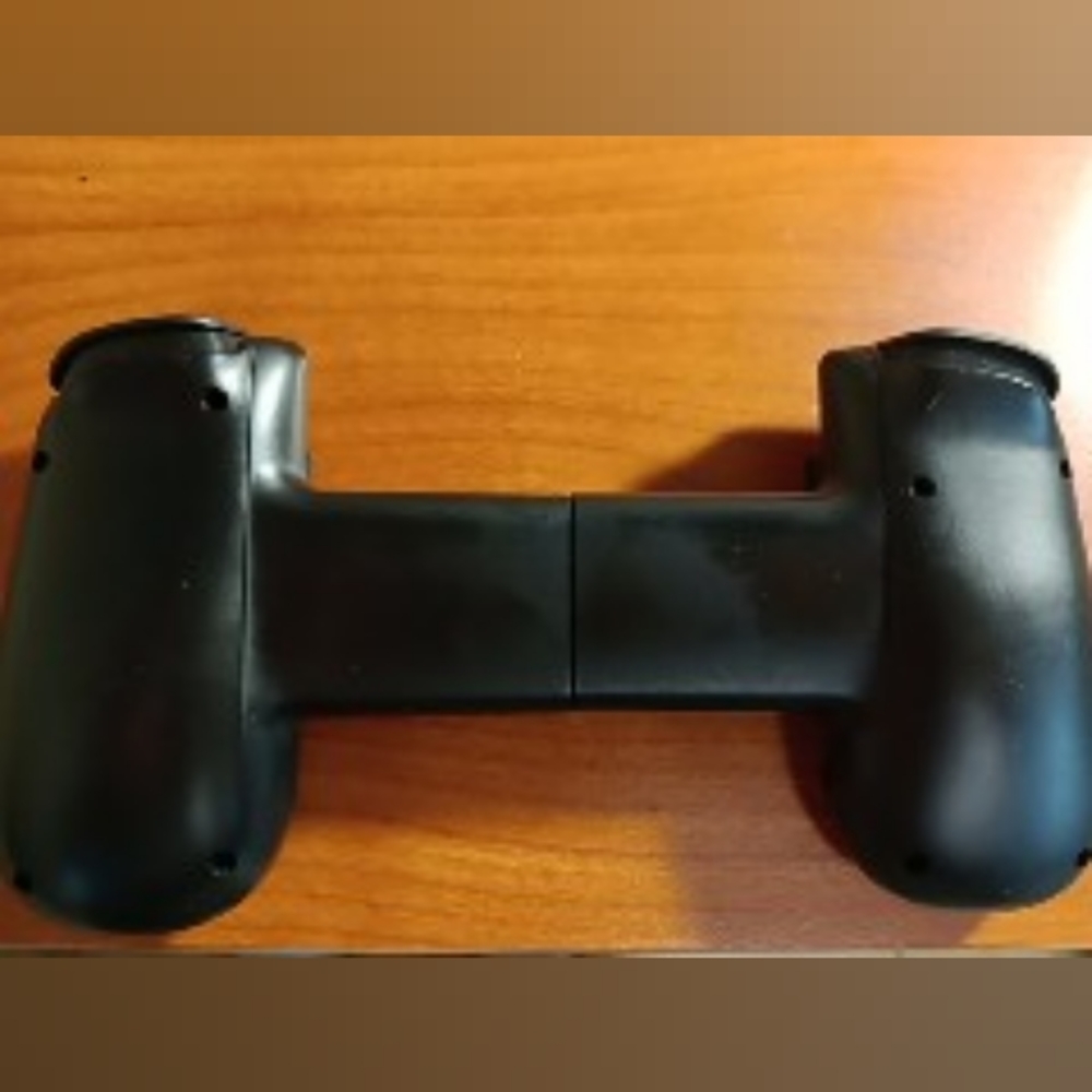 Backbone controller for iPhone - Picture 2 of 3